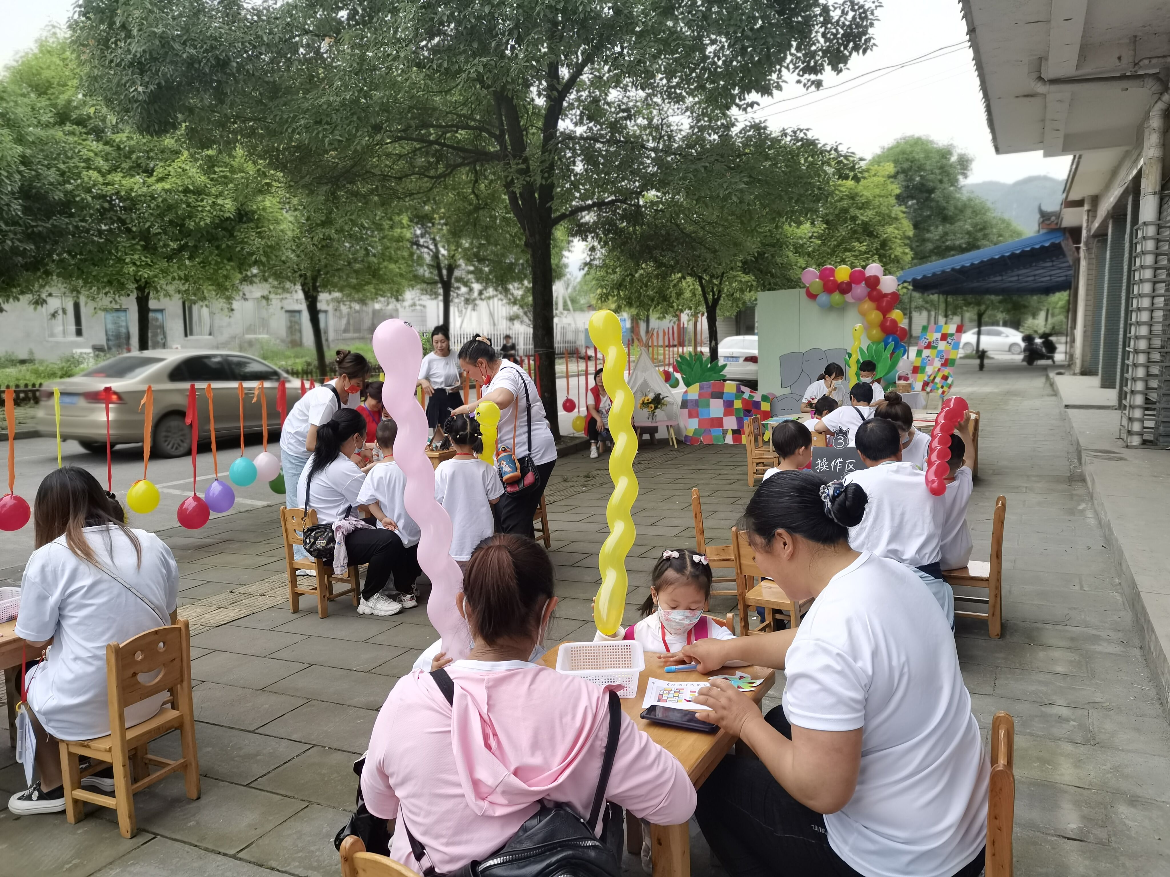 庆“六一”,乐山沙湾区福禄镇中心幼儿园开展“我与绘本有个约会”活动