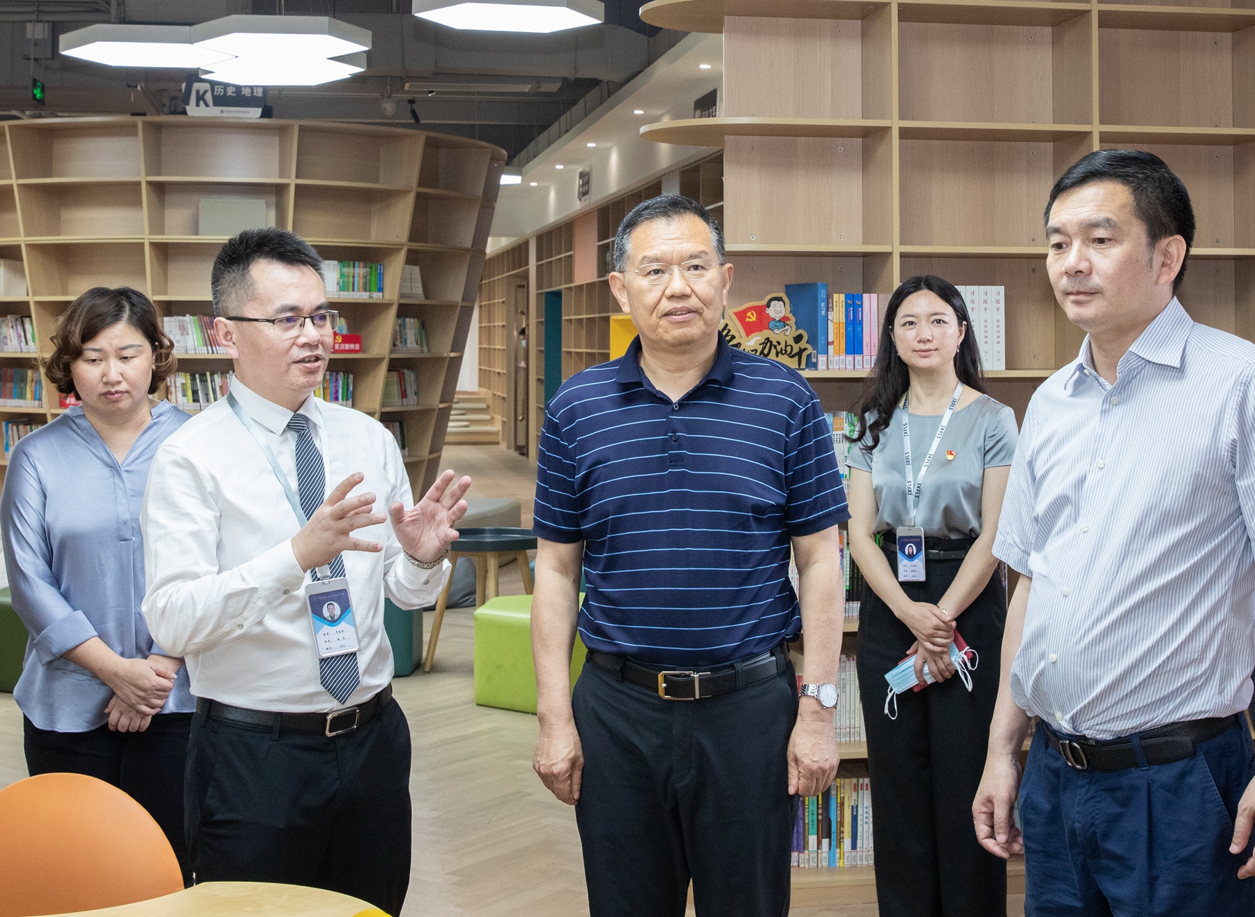 李建勤到成都民办学校调研