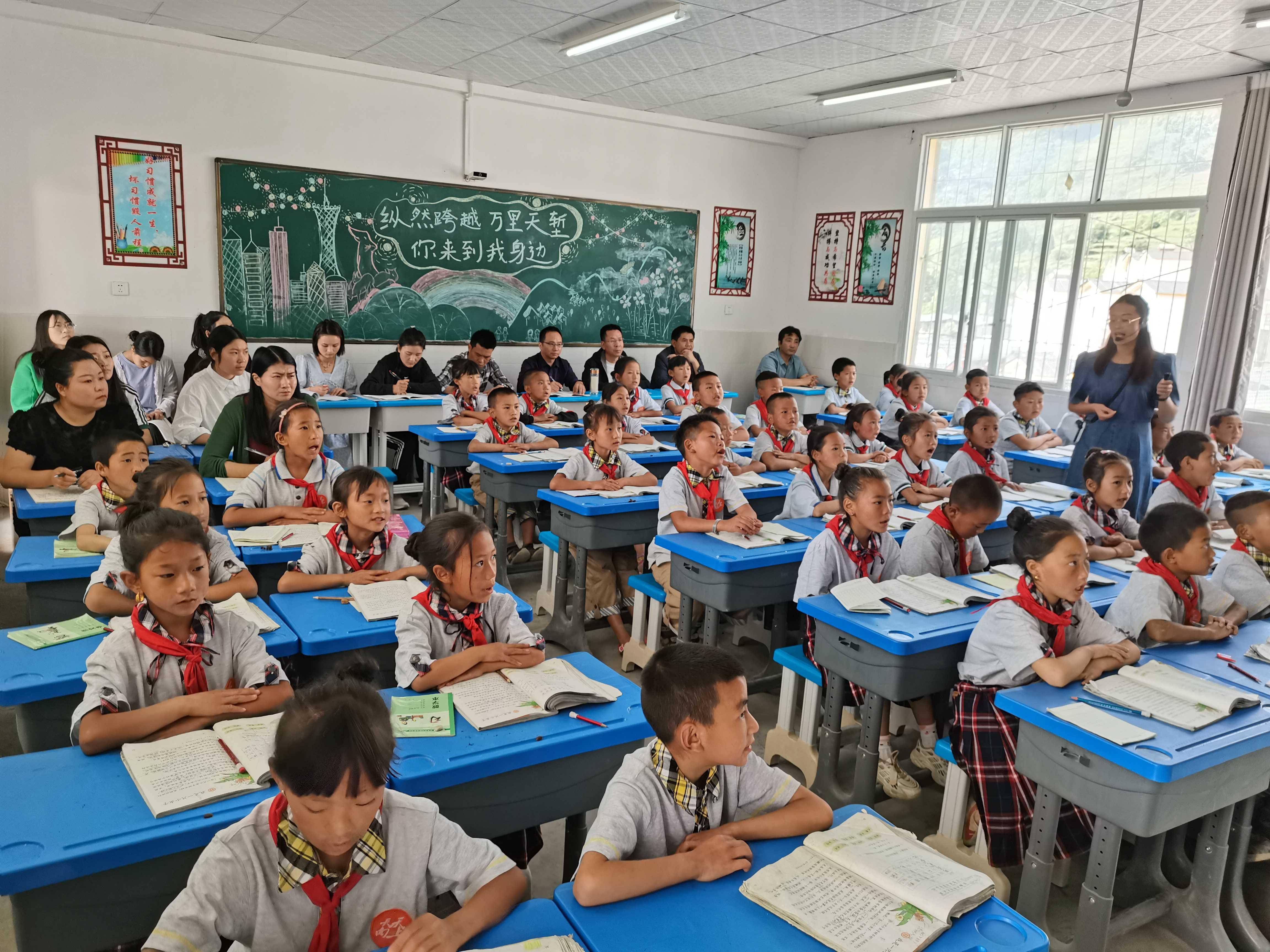 参与凉山瓦岗学校教研活动.jpg 参与凉山瓦岗学校教研活动.jpg