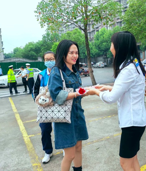 夹江县漹城三小庆祝第38个教师节