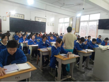 夹江县甘江中学举办一中教育集团语文教研活动