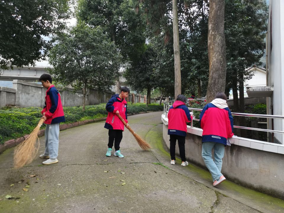 乐山沙湾职中开展“学雷锋,见行动” 主题活动