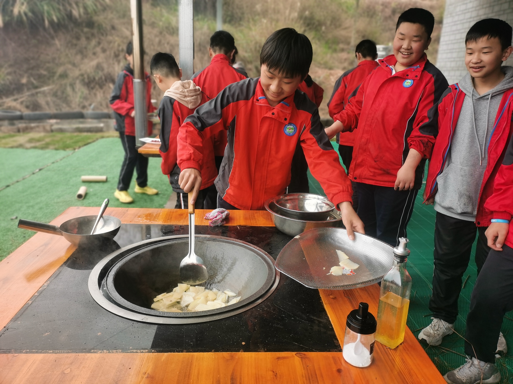 乐山沙湾区绥山中学开展研学实践活动