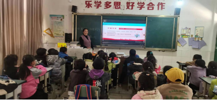 稻城县:多措并举提升育人环境