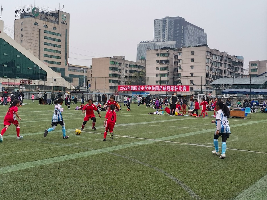 广汉市三水小学:多项举措加持“铿锵玫瑰”精彩绽放