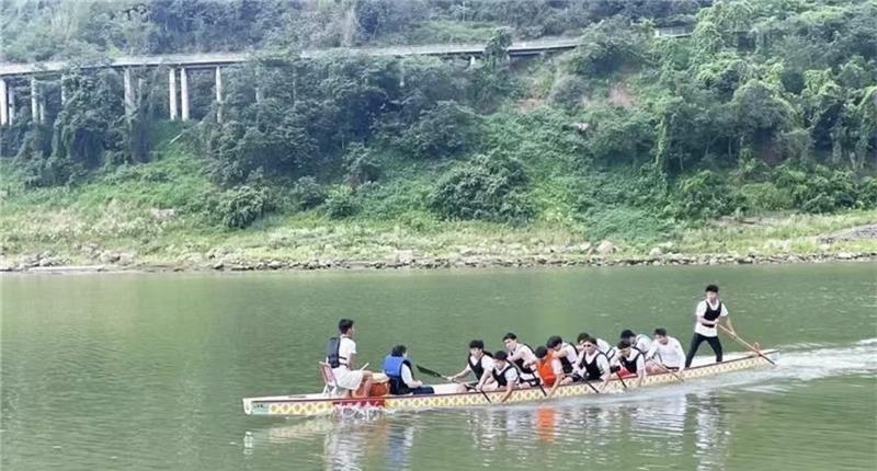西南医科大学龙舟队：乘风破浪“驭”蛟龙