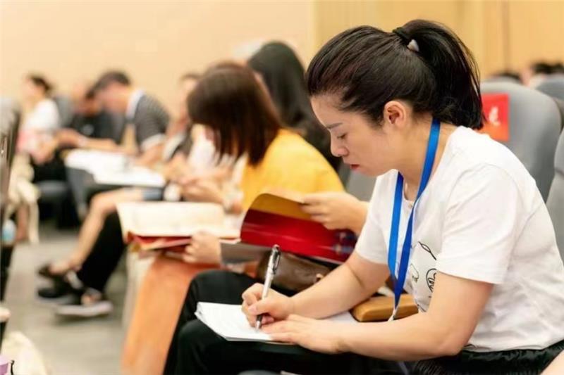 内江市市中区教体系统举办2023年名师工作室领衔人及部分核心成员综合素质提升培训 