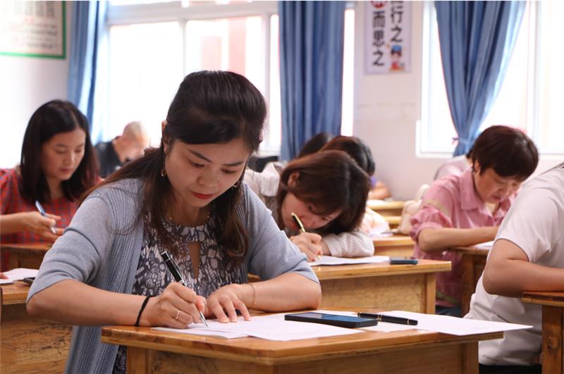 宜宾市翠屏区举行第七届教师“三笔字”书写大赛