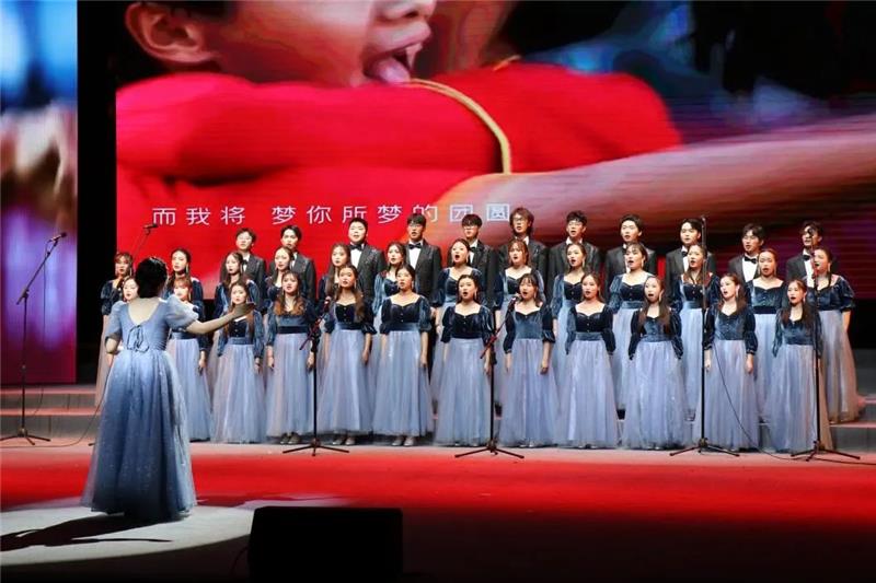 成都理工大学举行首届“砚湖之韵”艺术展演