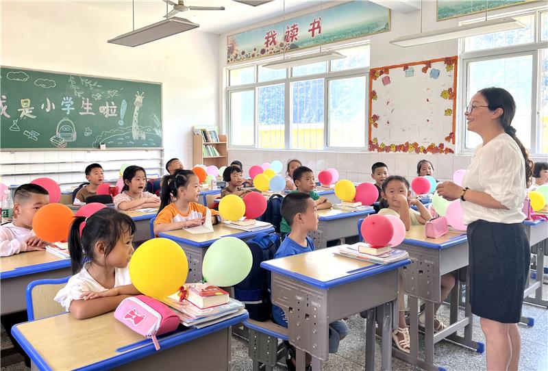 广元首所乡村全寄宿制小学正式开学