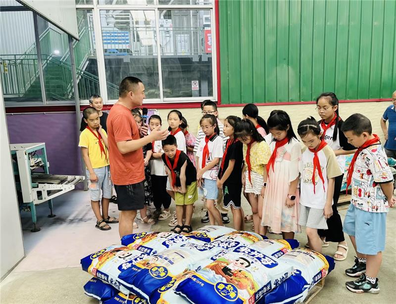广汉市连山第二小学：以“三变”为路径，推进劳动实践基地建设