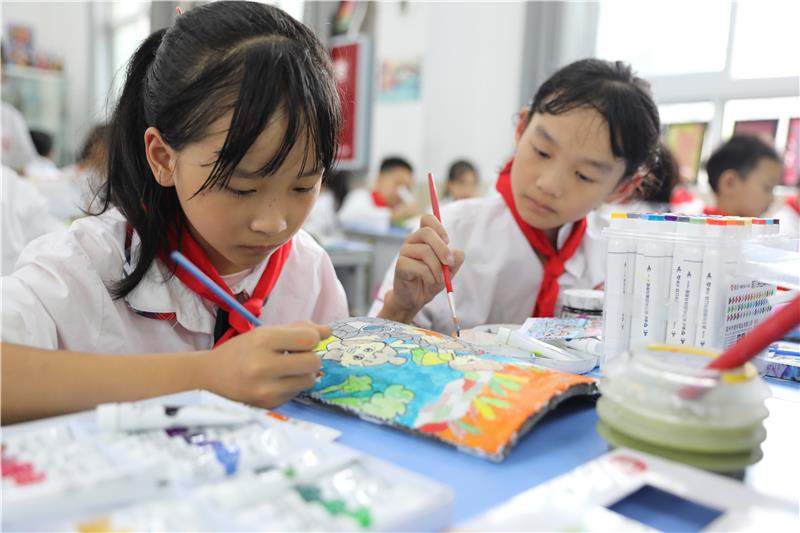 巴中恩阳青木小学：创意瓦片画社团成就孩子艺术梦想