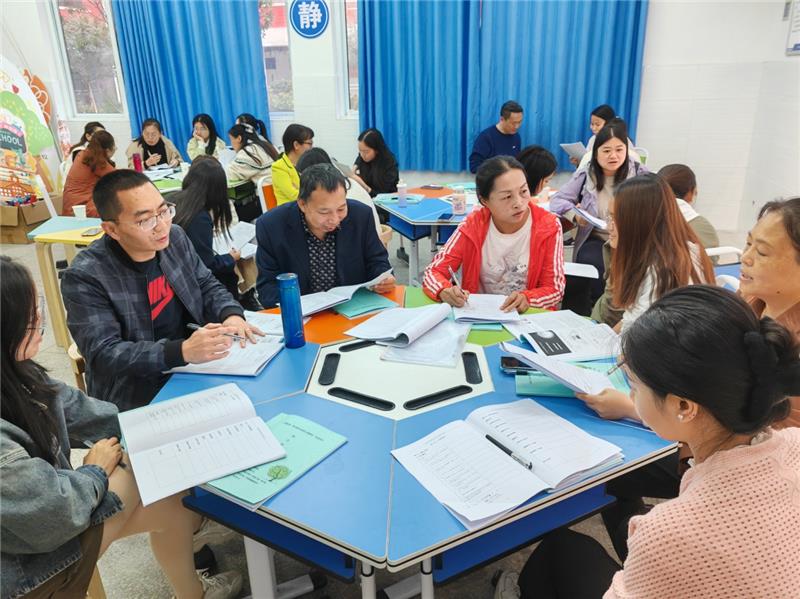珙县：“焦点解决短程心理辅导”专项心理教师第一轮培训圆满收官