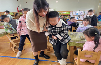 夹江县英才幼儿园进行食品安全演练