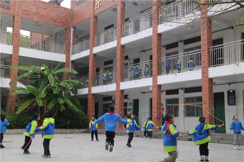 广元市昭化区：课间十分钟让学生“耍起来”