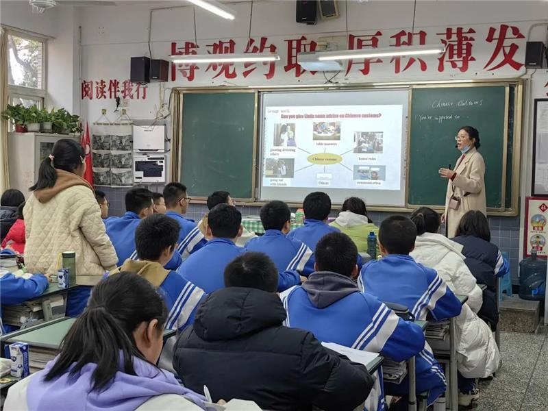 乐山市沙湾区绥山中学到眉山东波中学开展学习交流活动
