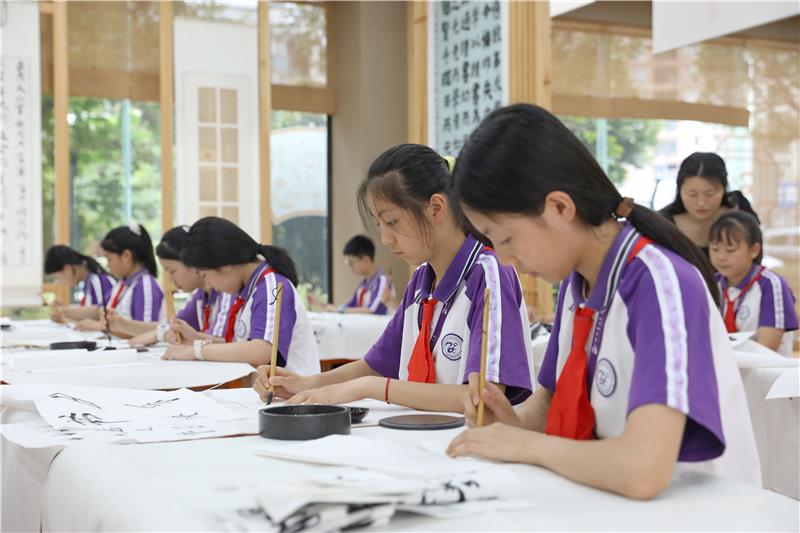 南充市：让每个学生都有人生出彩的机会