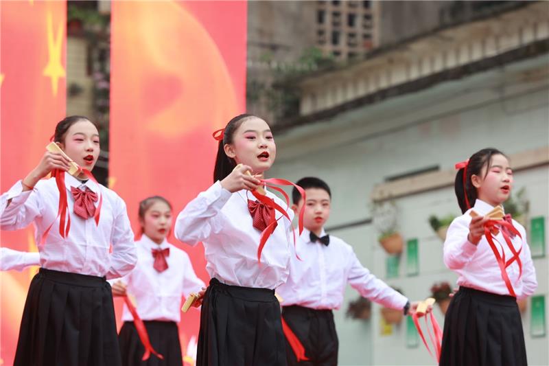 合江县举行2024年秋期“诗随我行”课后服务现场观摩活动