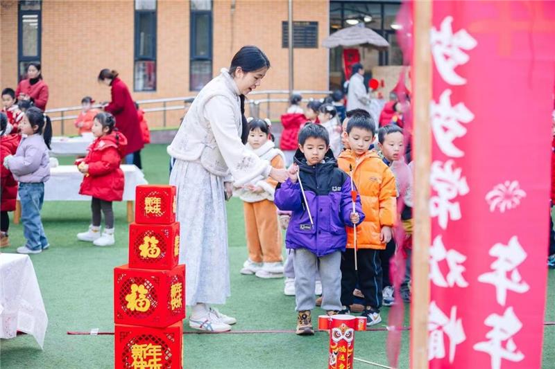 变“一天元旦节”为“一月节日课程”！成都高新区石羊第二幼儿园过“非遗”年、强文化自信