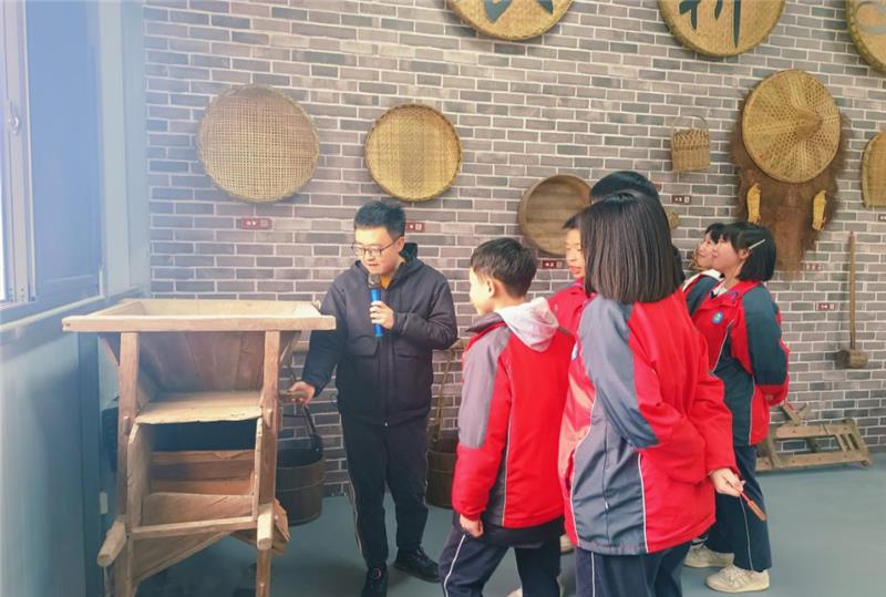 乐山市沙湾区绥山中学开展春季劳动实践活动