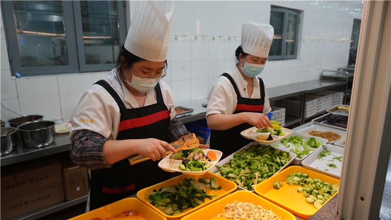 轻食餐、减脂课、晨跑早餐补贴……多所高校掀起“体重管理”新风尚