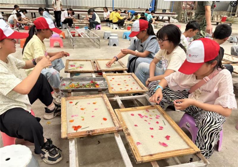 乐山市沙湾区碧山学校师生到夹江大千纸故里开展研学实践