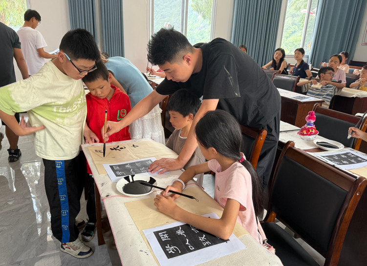 推普助力乡村振兴，乐山师范学院“三下乡”暑期实践走进雷波
