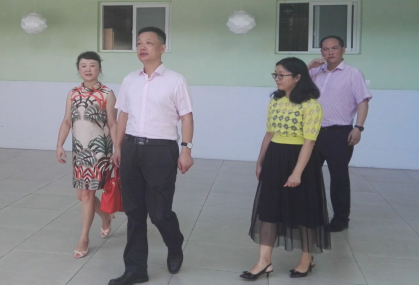 锦江区教育局局长吴海乐指导二幼沙河园区开学工作