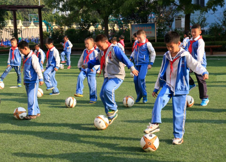加强全国青少年校园足球特色学校建设质量管理与考核
