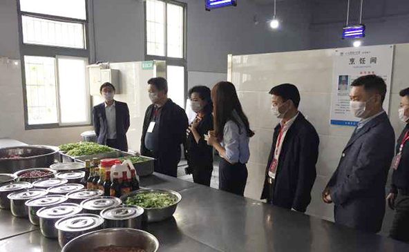 四川省中小学食品安全暨后勤保障工作现场会在南江县召开