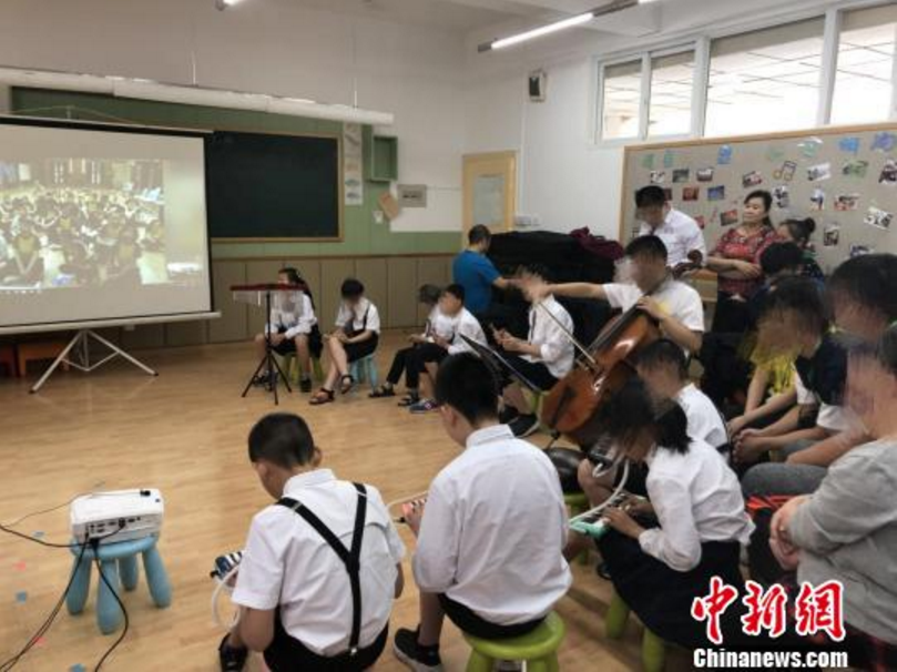 香港特需学生赴成都 蓉港特殊学校师生用音乐互动交流