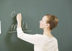 师范生“免费”到“公费”不止差一个字