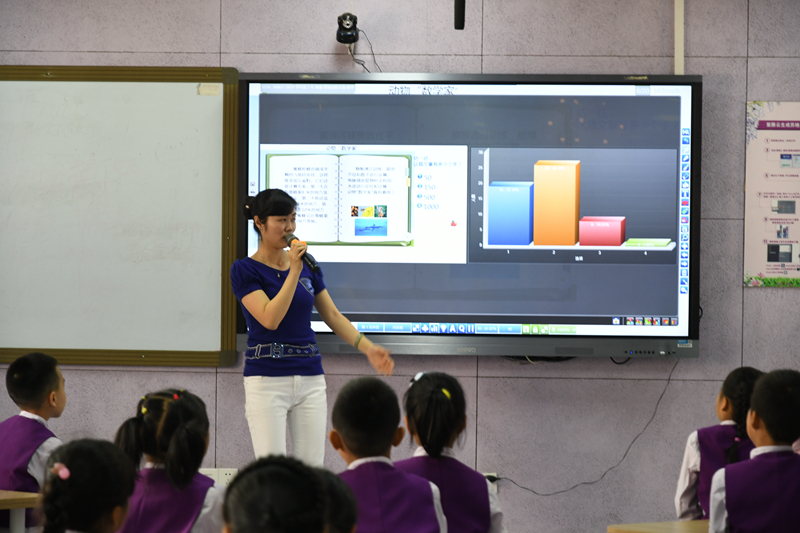 技术如何真正创新教学?成都师范银都紫藤小学探索“智慧教育”